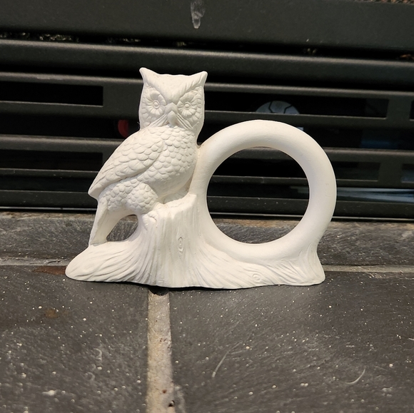Eight Vintage Unpainted Ceramic Bisque Standing Owl Napkin Rings Cramer 1981 - Picture 4 of 9